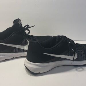 Nike Men's Black and White Athletic Shoes